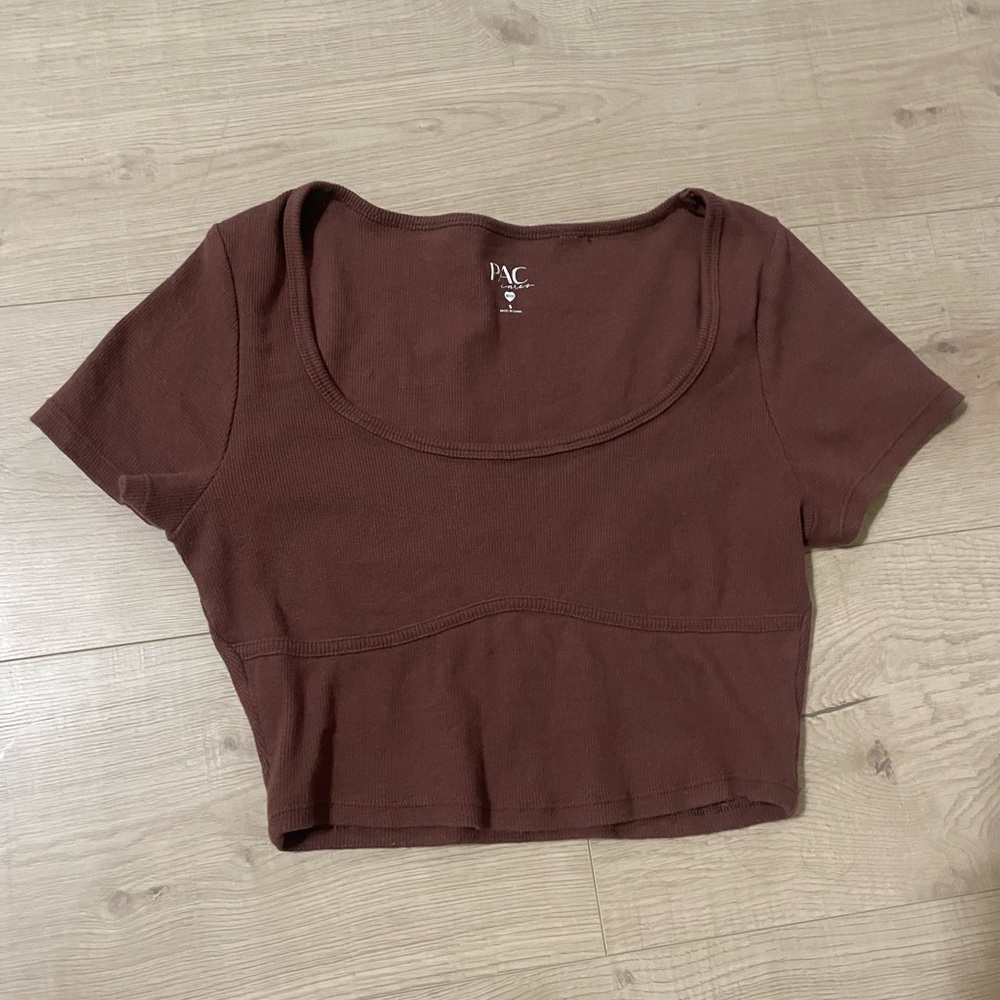Ribbed brown top